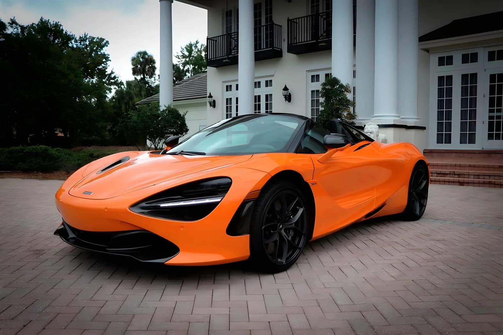 McLaren 720S spider